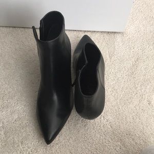 Sam Edelman “Kinzey” kitten heel booties leather